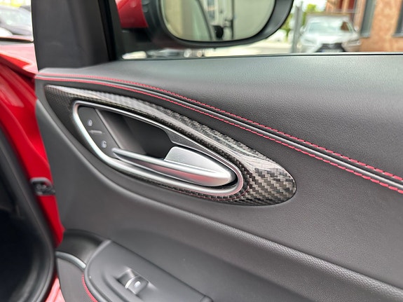 Alfa Romeo Giulia Quadrifoglio 19 of 27