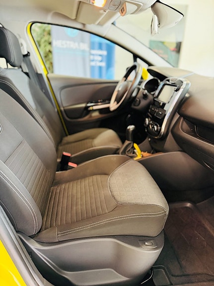 Renault Clio 19 of 20