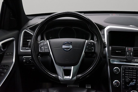 Volvo XC60 11 of 23