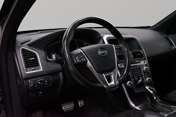 Volvo XC60 8 of 23