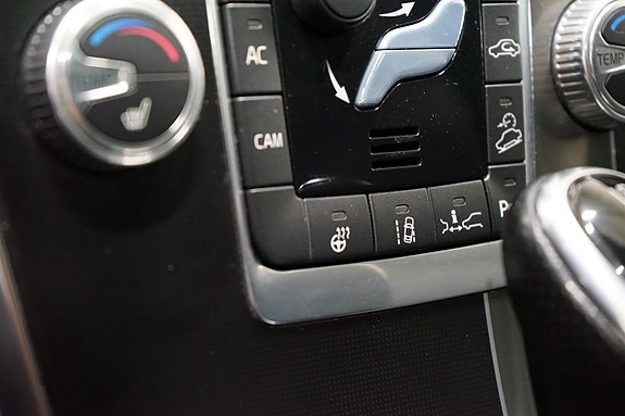 Volvo XC60 12 of 23