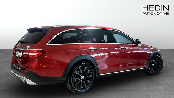 Mercedes-Benz E220 d 2 of 5
