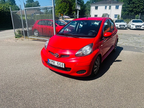 Toyota Aygo 2 of 5
