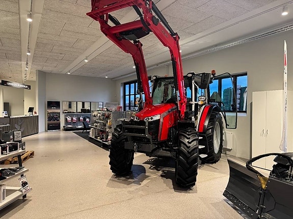 Massey Ferguson 5M 95 2 of 14