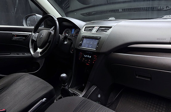 Suzuki Swift 15 of 30