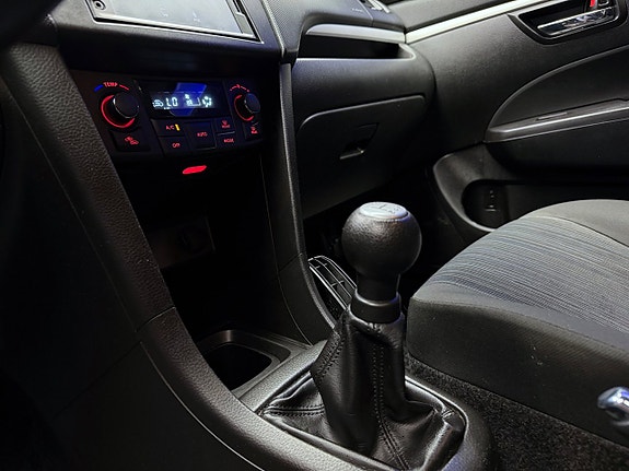 Suzuki Swift 19 of 30