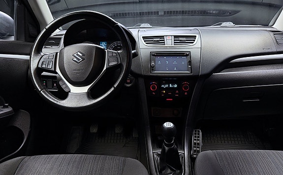 Suzuki Swift 16 of 30