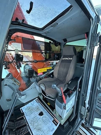 Hitachi ZX300LC-6 3 of 4