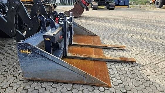 Hitachi ZW180PL-7 2 of 5