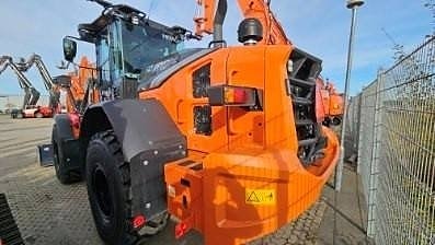 Hitachi ZW180PL-7 3 of 5