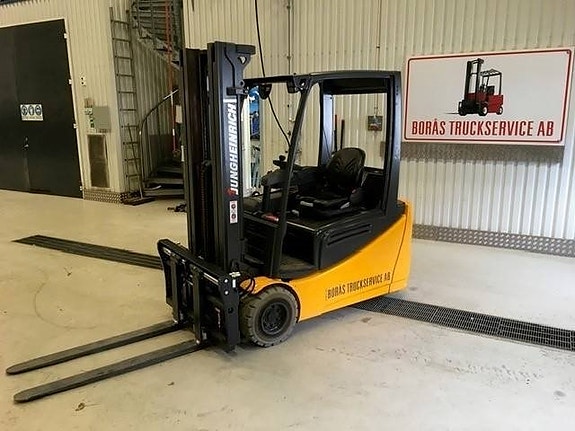 Jungheinrich EFG 220 2 of 6