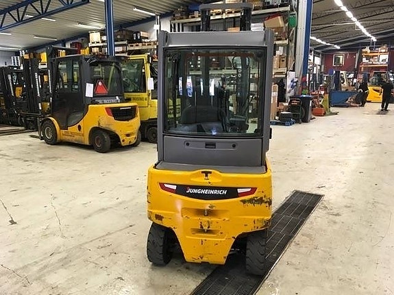 Jungheinrich EFG 320 3 of 6
