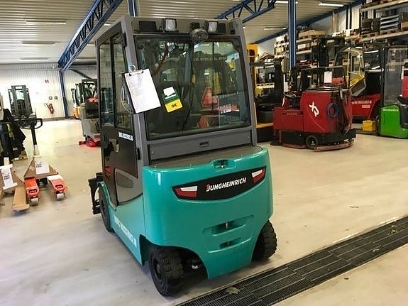 Jungheinrich EFG 425 K 3 of 6