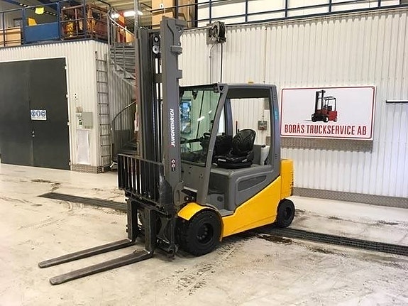 Jungheinrich EFG S 30 2 of 5