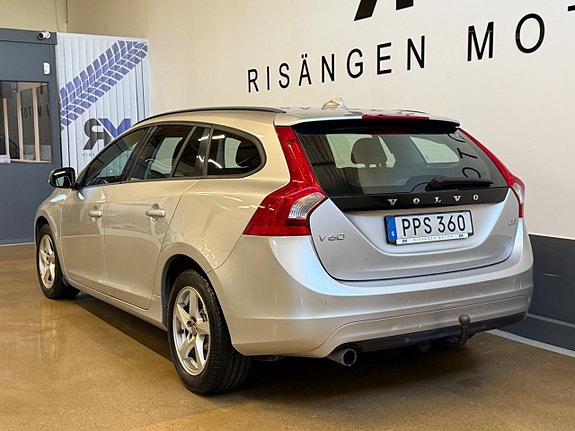 Volvo V60 4 of 5