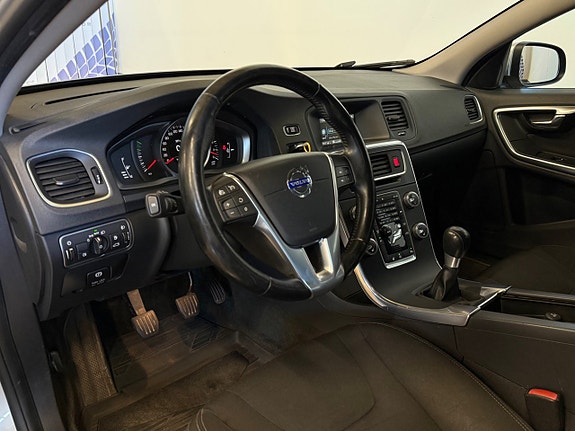 Volvo V60 7 of 11