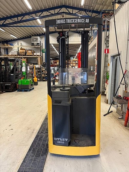 Atlet truck AJN 160 2 of 2