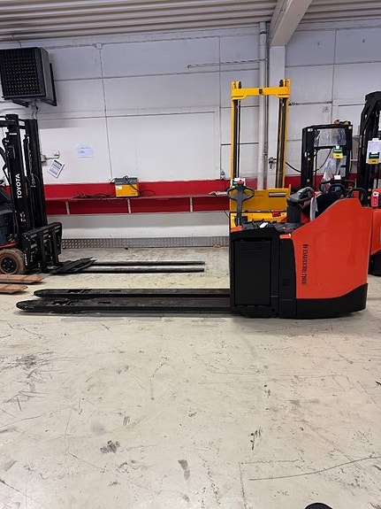 BT Toyota truck LPE 220