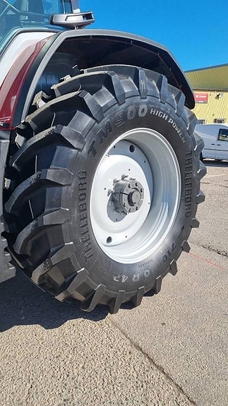 Massey Ferguson 8S.225 Exclusive Dyna-VT 8 of 12