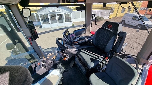 Massey Ferguson 8S.225 Exclusive Dyna-VT 2 of 12