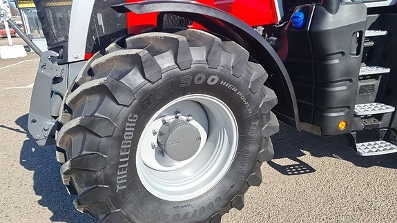 Massey Ferguson 8S.225 Exclusive Dyna-VT 7 of 12