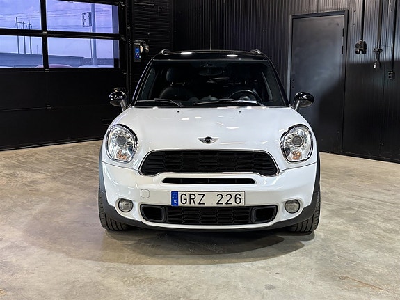 MINI Countryman Cooper S 2 of 5