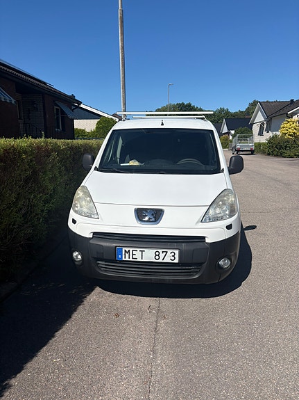 Peugeot Partner 2 of 5