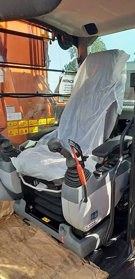 Hitachi ZX 300 LC - 6 , Uthyres 6 of 7