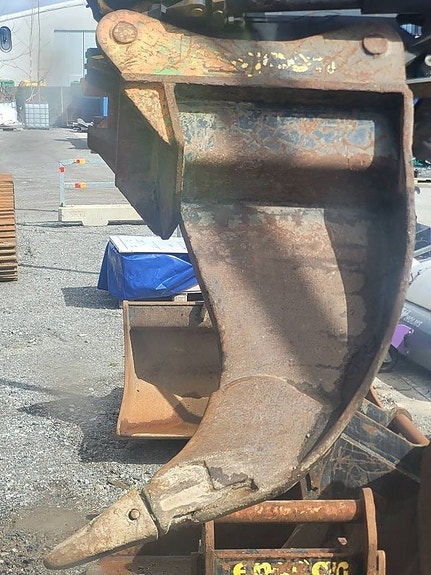 Hitachi ZX 225 US LC - 6 , UTHYRES 24 of 24