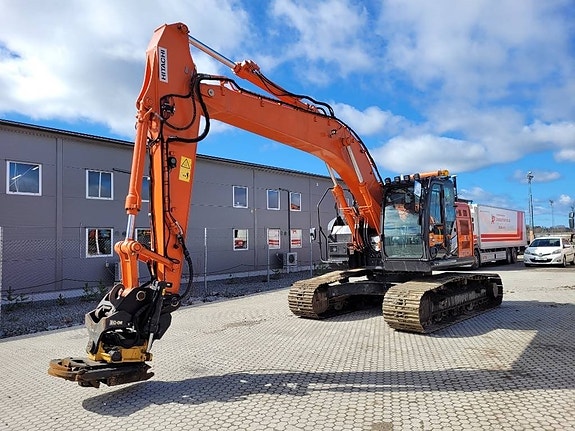 Hitachi ZX 225 US LC - 6 , UTHYRES 2 of 24