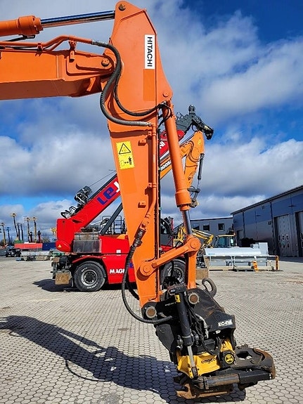 Hitachi ZX 225 US LC - 6 , UTHYRES 7 of 24