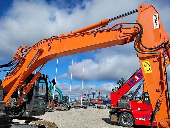 Hitachi ZX 225 US LC - 6 , UTHYRES 8 of 24