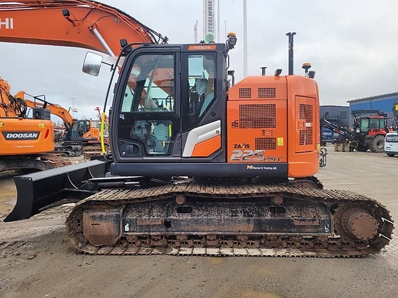 Hitachi ZX 225 US LC-7 MED BLAD , UTHYRES 3 of 24