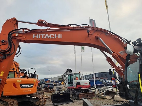 Hitachi ZX 225 US LC-7 MED BLAD , UTHYRES 16 of 24