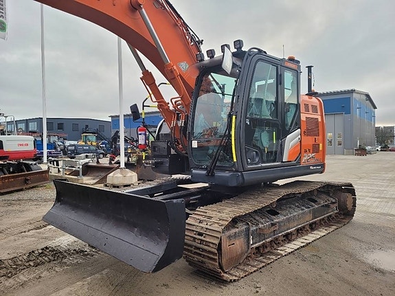 Hitachi ZX 225 US LC-7 MED BLAD , UTHYRES 2 of 24