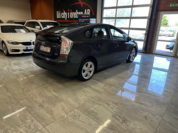 Toyota Prius 5 of 5