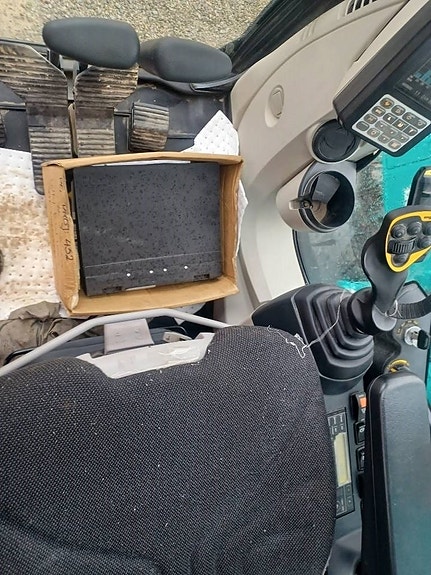 Kobelco SK 230 SR LC - 5 E, UTHYRES 12 of 16