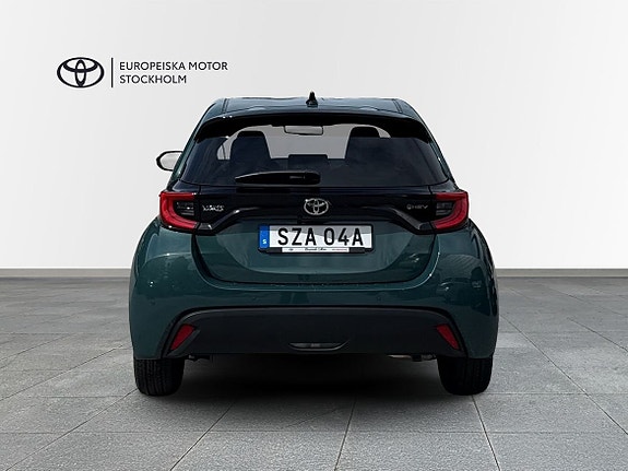 Toyota Yaris 4 of 5
