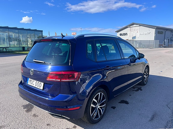Volkswagen Golf Sportsvan 4 of 5