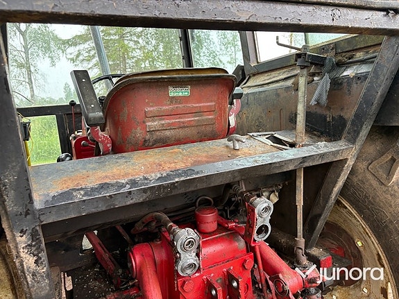 Traktor - International IH, 844 4X4 15 of 30