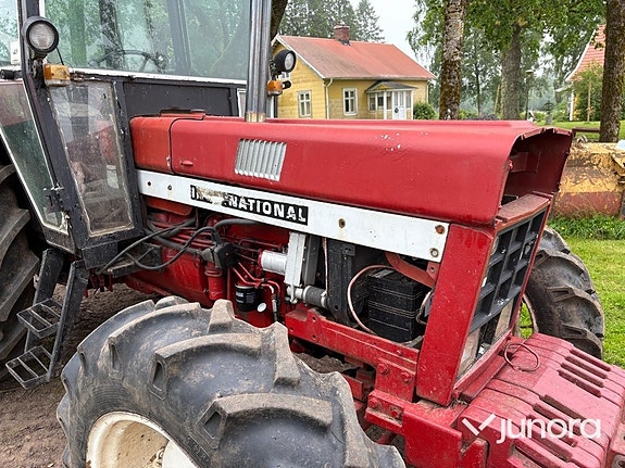 Traktor - International IH, 844 4X4 28 of 30