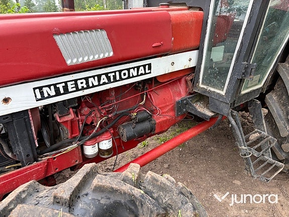 Traktor - International IH, 844 4X4 16 of 30