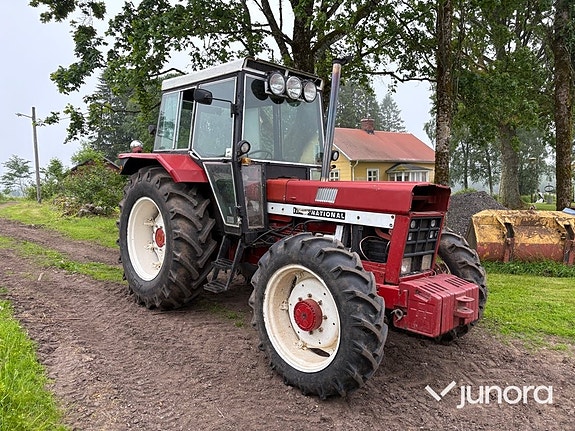Traktor - International IH, 844 4X4 7 of 30