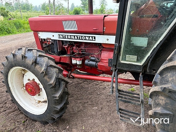Traktor - International IH, 844 4X4 19 of 30