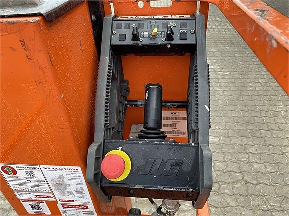 JLG 1230ES 3 of 5