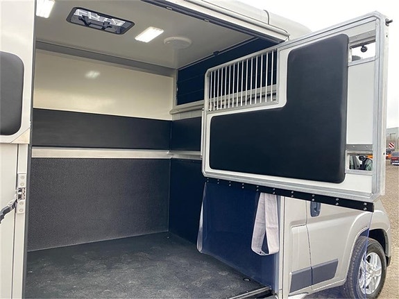 Lösa byggnationer Opel Movano AUT. 3500 kg hästbus 6 of 12