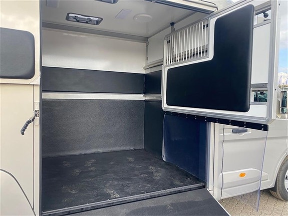 Renault Master AUT. 3500 kg STX Hästbuss 6 of 13