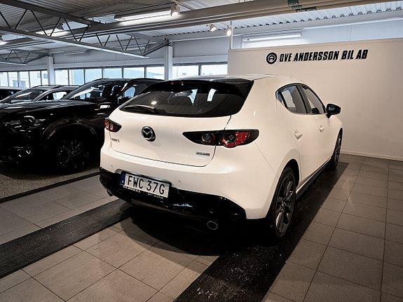 Mazda 3 4 of 5