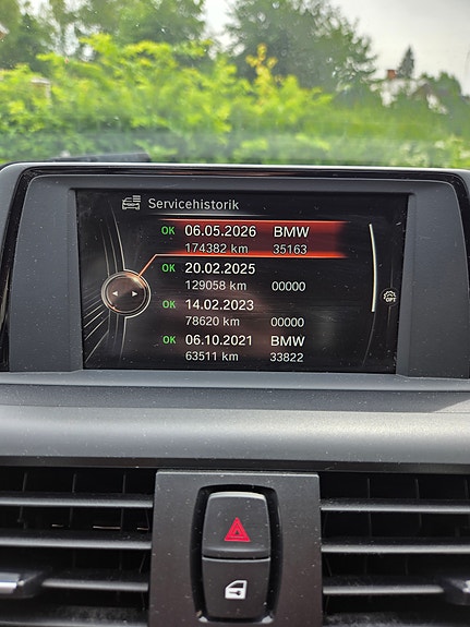 BMW 118i 9 of 12