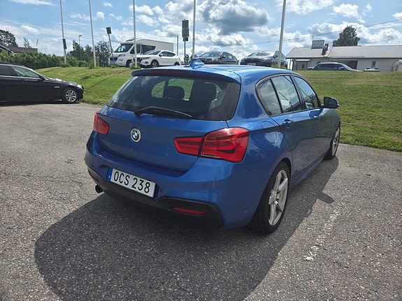 BMW 118i 3 of 5